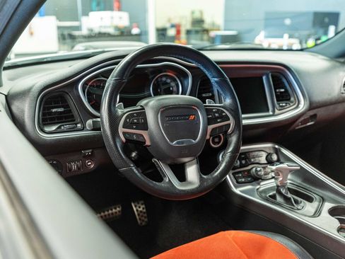 Used 2016 Dodge Challenger R/T Scat Pack RWD image 10