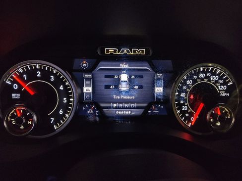 Used 2020 RAM 1500 Big Horn RWD image 23