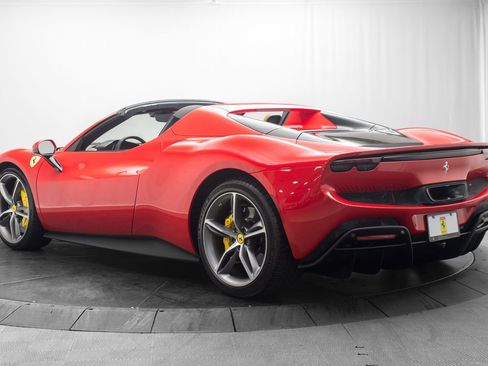 Used 2025 Ferrari 296 GTS RWD image 5