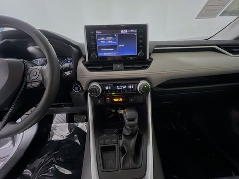 Used 2019 Toyota RAV4 XLE image 25