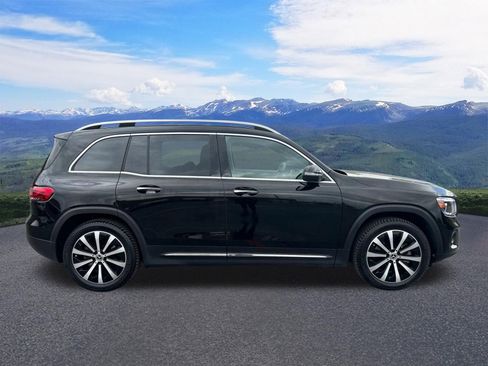 Used 2022 Mercedes-Benz GLB 250 4MATIC image 7