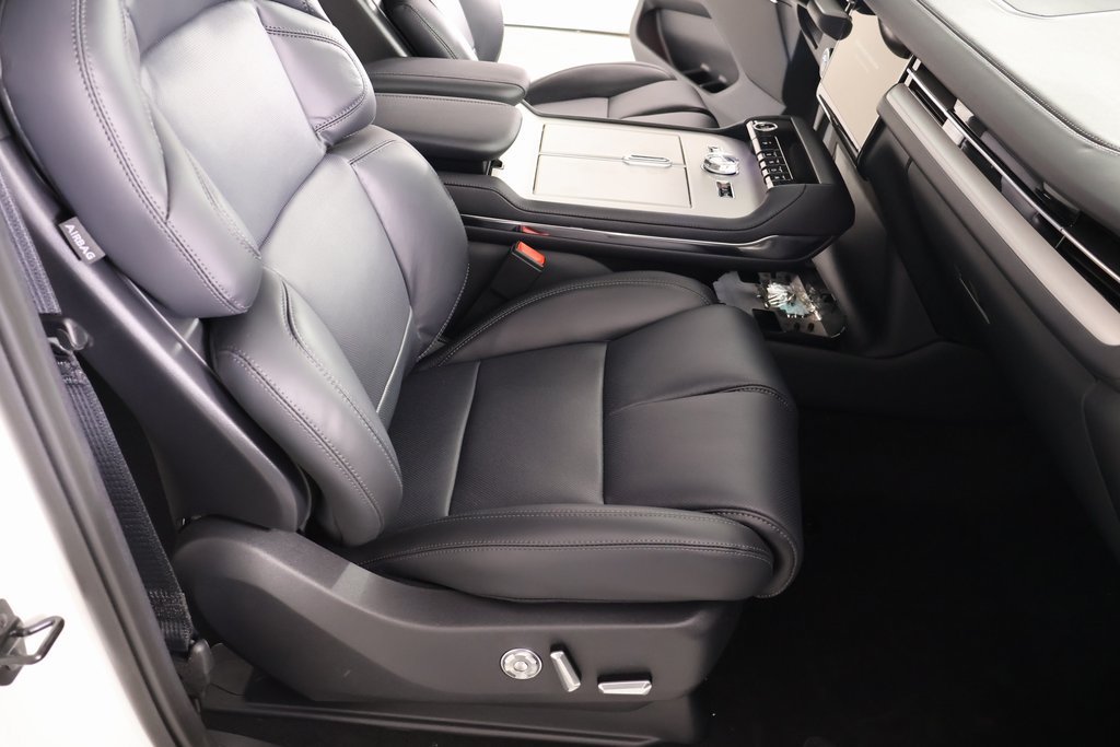 New 2026 Lincoln Navigator Reserve w/ Jet Appearance Package AWD/4WD image 14
