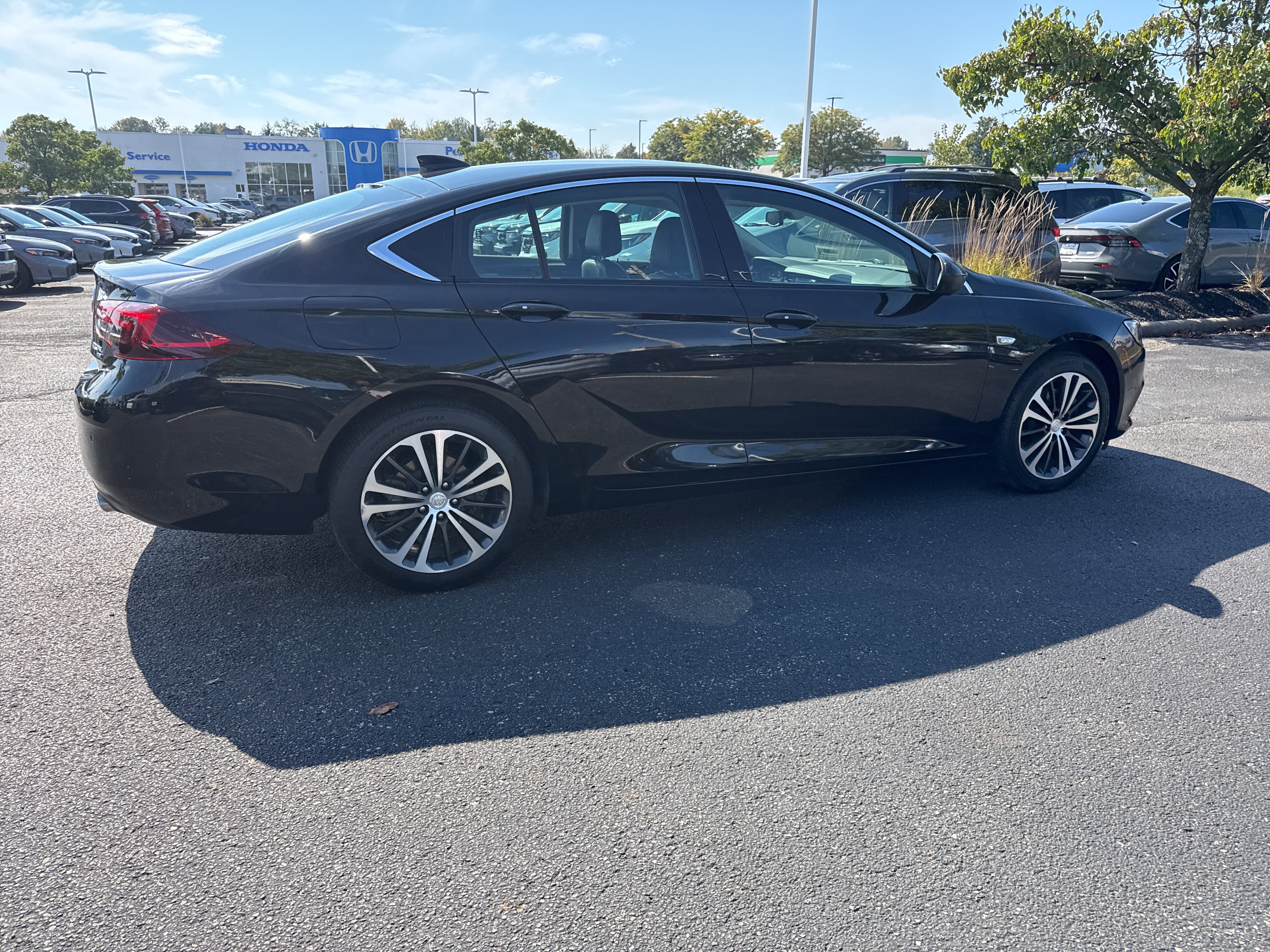 Used 2019 Buick Regal Essence w/ Driver Confidence Package I AWD/4WD image 28