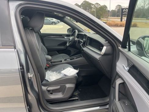 New 2026 Volkswagen Tiguan SE R-Line FWD image 27