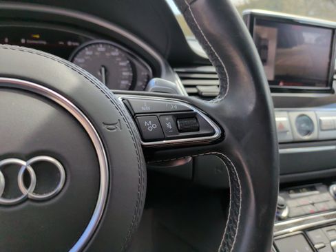 Used 2015 Audi S8 image 17