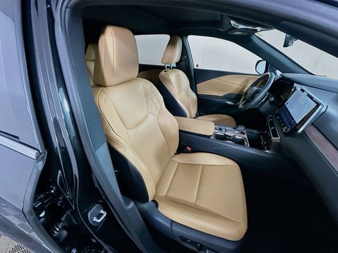 Used 2025 Lexus RX 350 Premium image 32