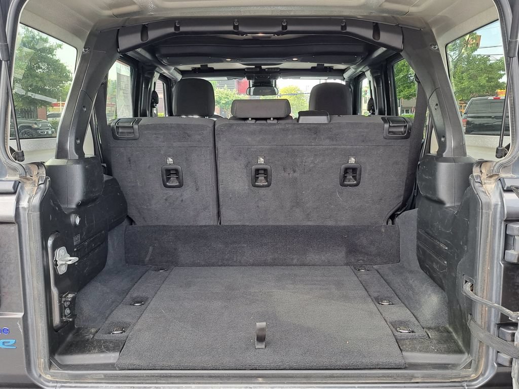 Used 2024 Jeep Wrangler Unlimited Rubicon 4xe AWD/4WD image 16