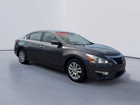Used 2013 Nissan Altima 2.5 S FWD image 1