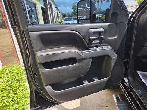 Used 2015 Chevrolet Silverado 2500 LT w/ LT Convenience Package RWD image 8