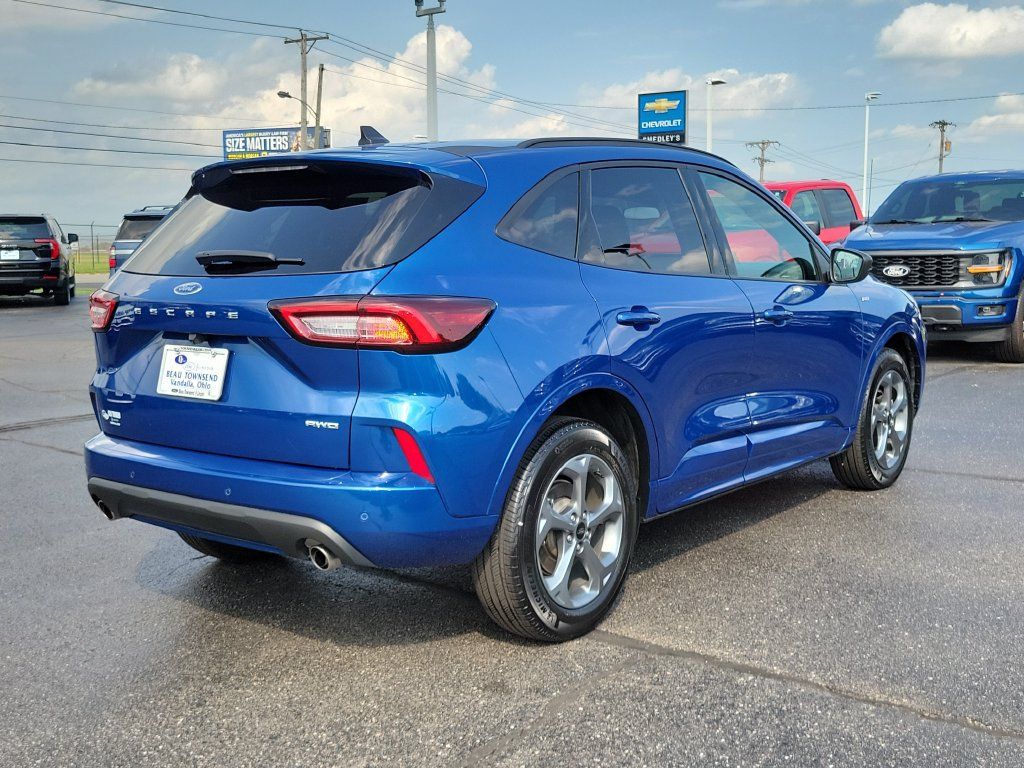 Certified 2023 Ford Escape ST-Line w/ Tech Pack #1 AWD/4WD image 4