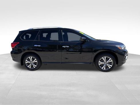 Used 2020 Nissan Pathfinder S image 9