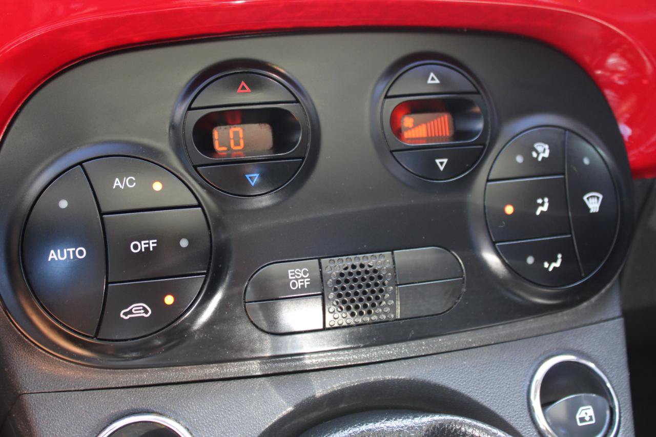 Used 2012 FIAT 500 Lounge w/ Luxury Leather Pkg FWD image 27