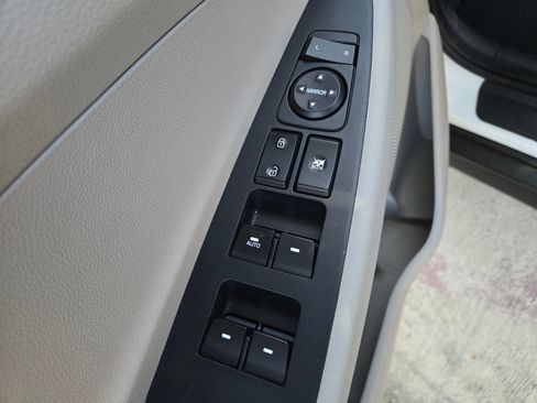 Used 2020 Hyundai Tucson Value FWD image 29