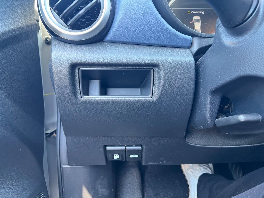 Used 2025 Nissan Versa SV FWD image 19