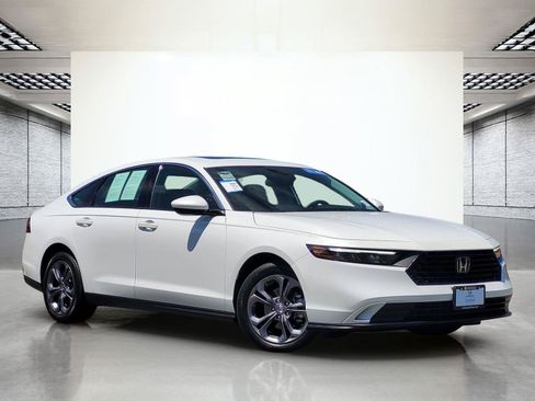 Used 2023 Honda Accord EX image 2