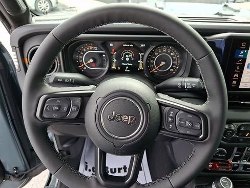 New 2026 Jeep Gladiator Mojave image 13