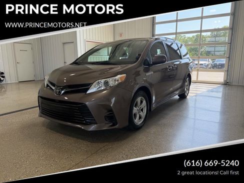 Used 2018 Toyota Sienna LE FWD image 1