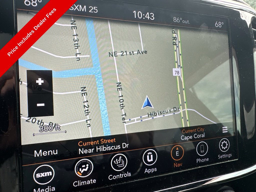 Used 2022 Jeep Grand Cherokee Limited AWD/4WD image 10