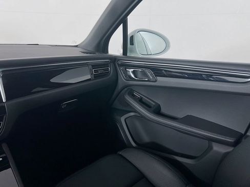 New 2026 Porsche Macan image 26