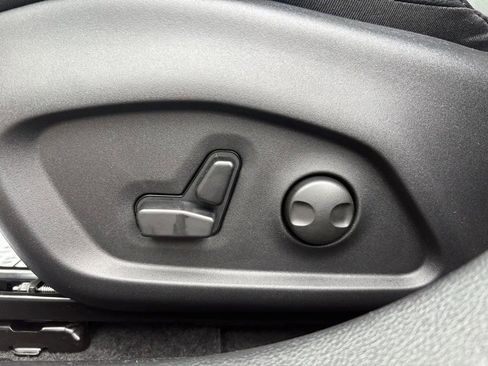 New 2026 Jeep Compass Limited w/ Sun, Sound & Navigation Group image 25