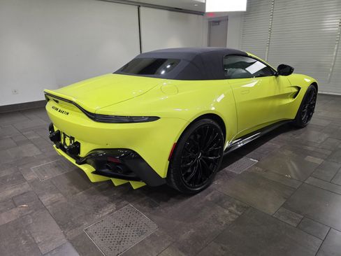 Used 2023 Aston Martin V8 Vantage Roadster RWD image 22