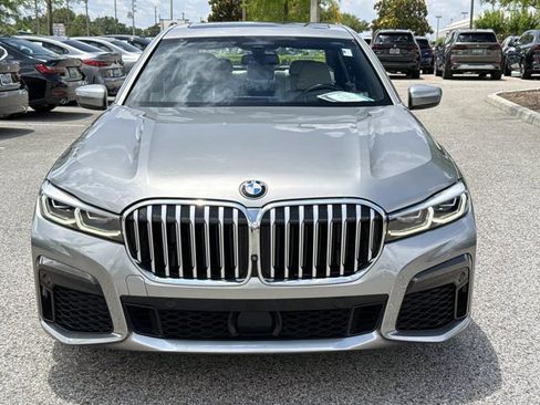 Used 2021 BMW 750i xDrive w/ Executive Package AWD/4WD image 8