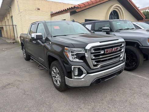 Used 2022 GMC Sierra 1500 SLT w/ Driver Alert Package I AWD/4WD image 3