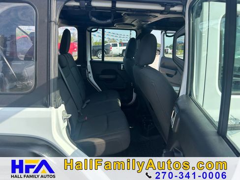 Used 2018 Jeep Wrangler Unlimited Sport AWD/4WD image 16