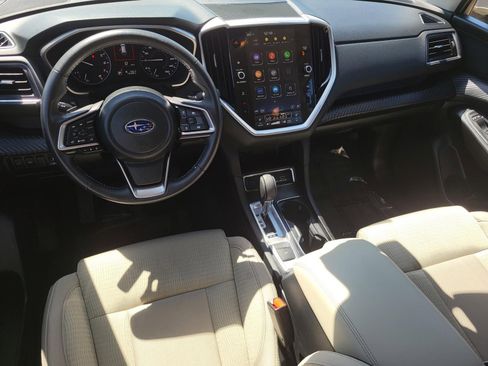 Used 2024 Subaru Ascent Premium w/ Convenience Package image 16