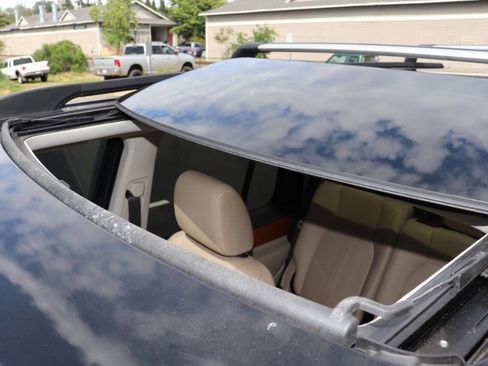 Used 2012 Land Rover LR4 HSE image 28