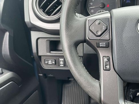 Used 2019 Toyota Tacoma TRD Sport AWD/4WD image 20