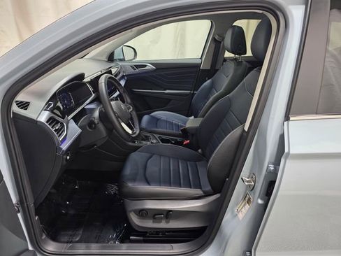 Used 2025 Volkswagen Taos SEL image 13