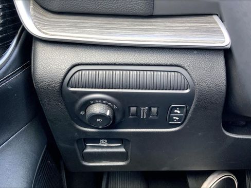 Used 2024 Jeep Wagoneer Series II w/ Flexible Seating Group RWD image 33