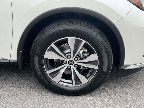 Certified 2024 Nissan Murano SV image 9