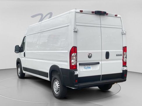 Used 2026 RAM ProMaster 2500 w/ Convenience Group FWD image 4