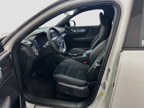Used 2023 Volvo XC40 Recharge Ultimate AWD/4WD image 13