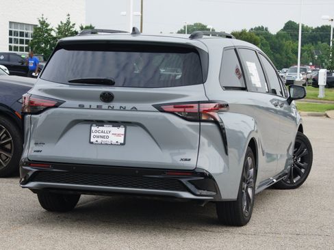Used 2026 Toyota Sienna XSE FWD image 24