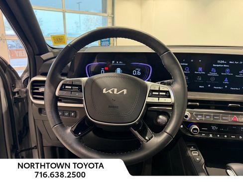 Used 2025 Kia Telluride AWD image 8