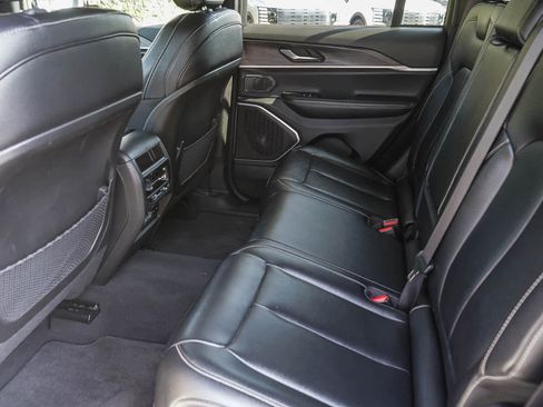 Used 2024 Jeep Grand Cherokee Limited 4xe AWD/4WD image 18
