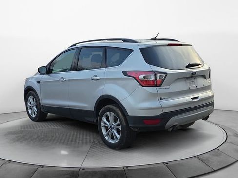 Used 2017 Ford Escape SE w/ Equipment Group 201A image 3