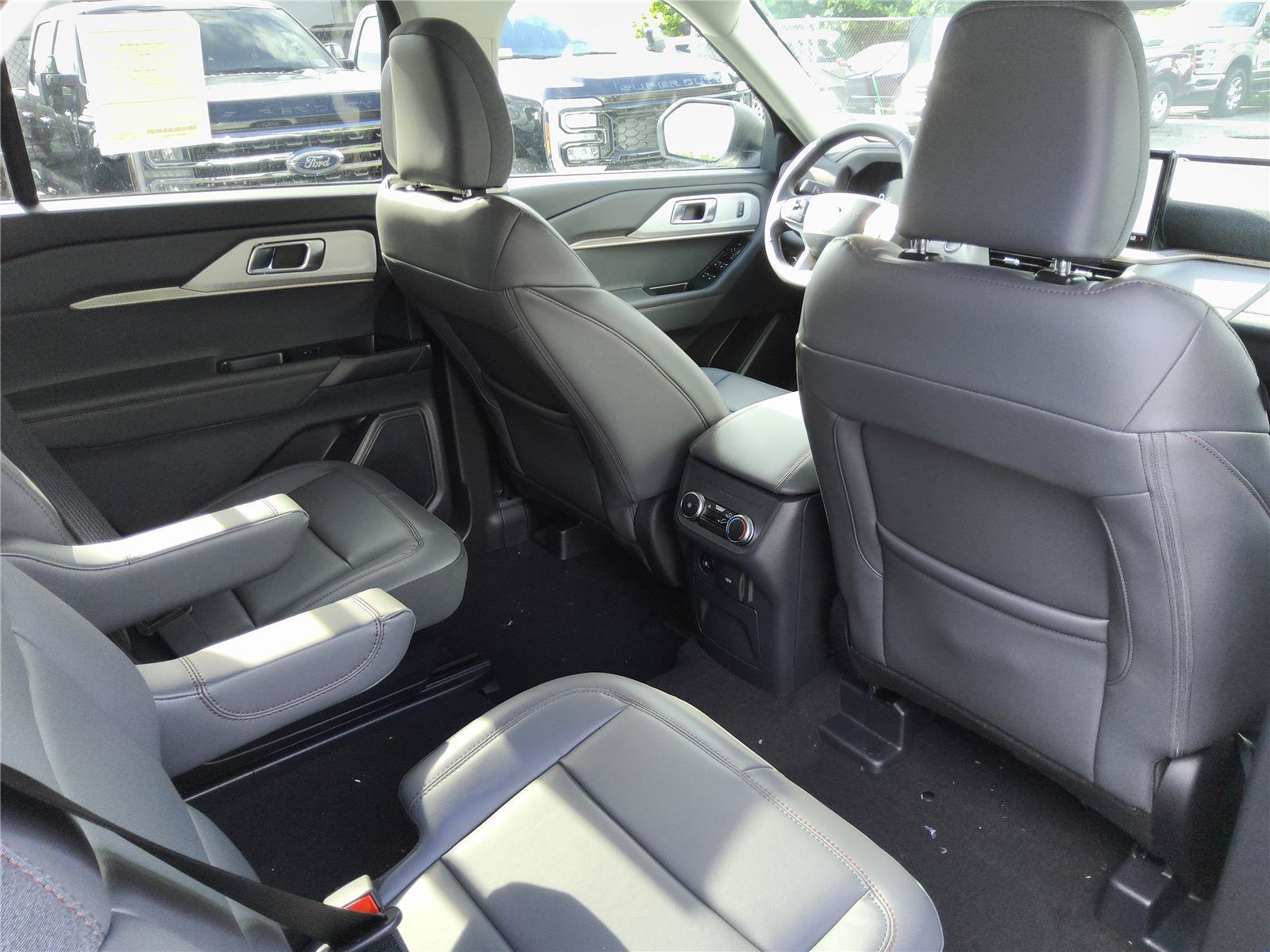 New 2026 Ford Explorer Active w/ Active Comfort Package RWD image 29