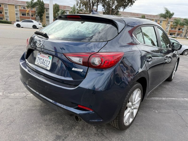 Used 2017 MAZDA MAZDA3 Grand Touring FWD image 7