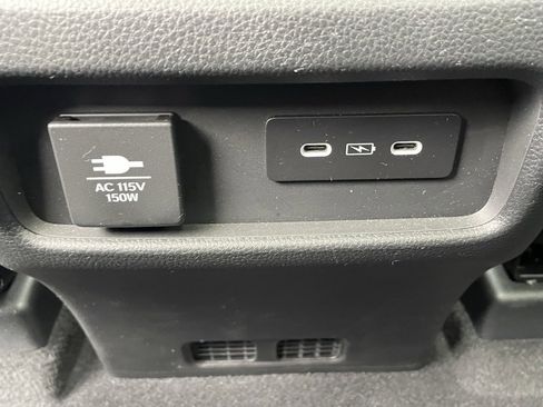 Used 2025 Honda Pilot Elite image 27