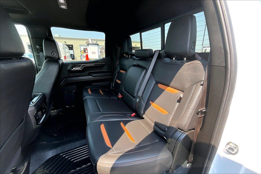 Used 2024 GMC Sierra 1500 AT4 w/ AT4 Preferred Package AWD/4WD image 27