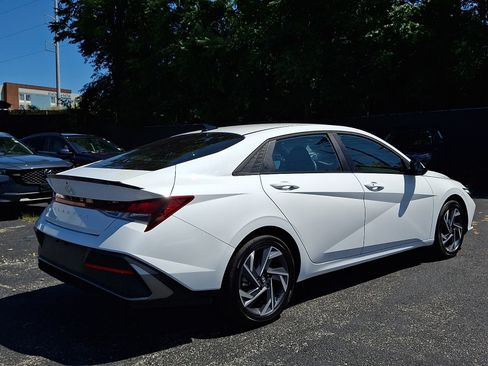 Certified 2025 Hyundai Elantra Sport FWD image 6