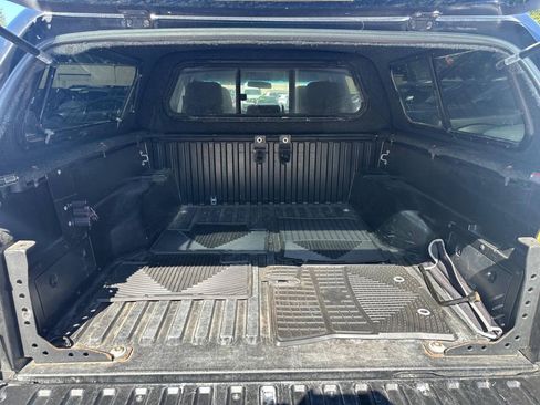 Used 2015 Toyota Tacoma PreRunner w/ SR5 Package RWD image 16
