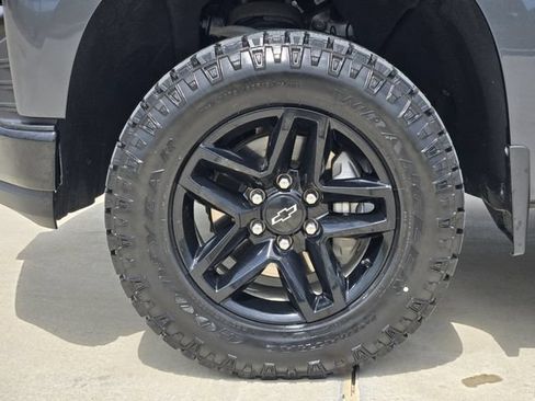 Used 2021 Chevrolet Silverado 1500 LT Trail Boss w/ Convenience Package II AWD/4WD image 11