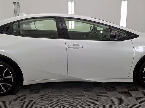 Used 2023 Toyota Prius Prime image 5