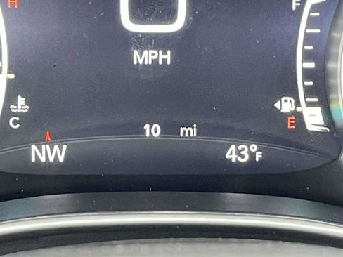 New 2026 Chrysler Pacifica Select FWD image 30