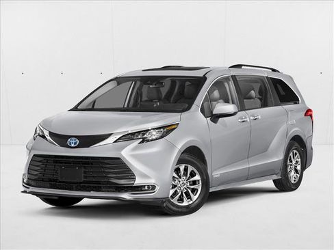Used 2025 Toyota Sienna XLE image 1